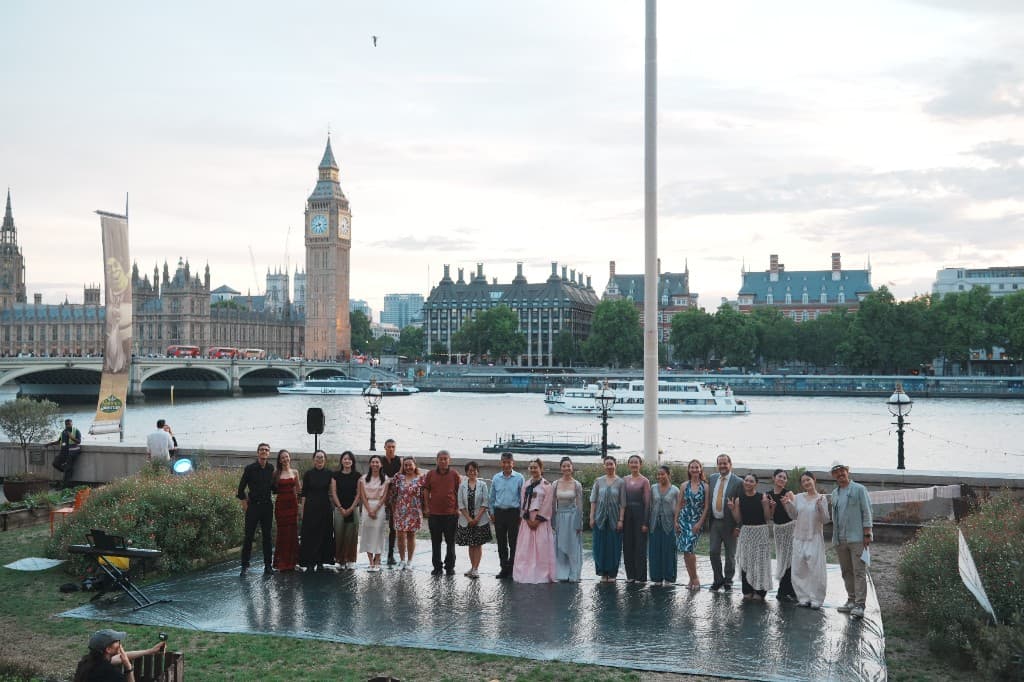 Dance Meets Arts performance and audience on the County Hall Members' Terrace